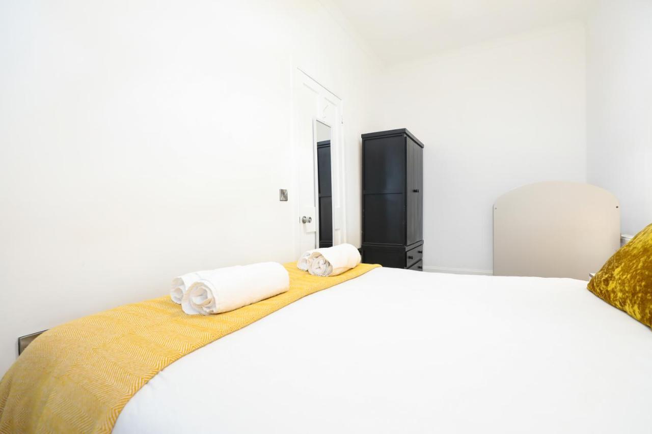 Stunning Modern 3 Bedroom Apartment Edinburgh Luaran gambar